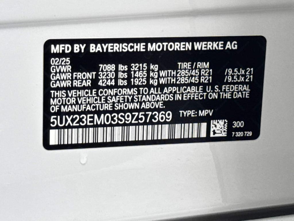 new 2025 BMW X7 car, priced at $93,700