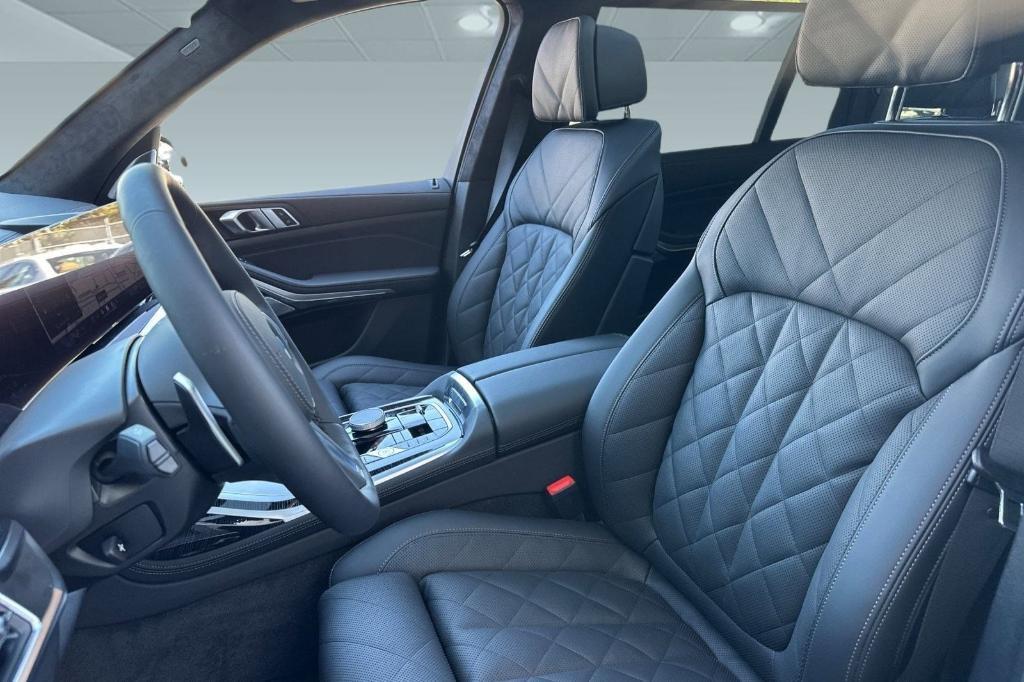 new 2026 BMW X7 car, priced at $104,540