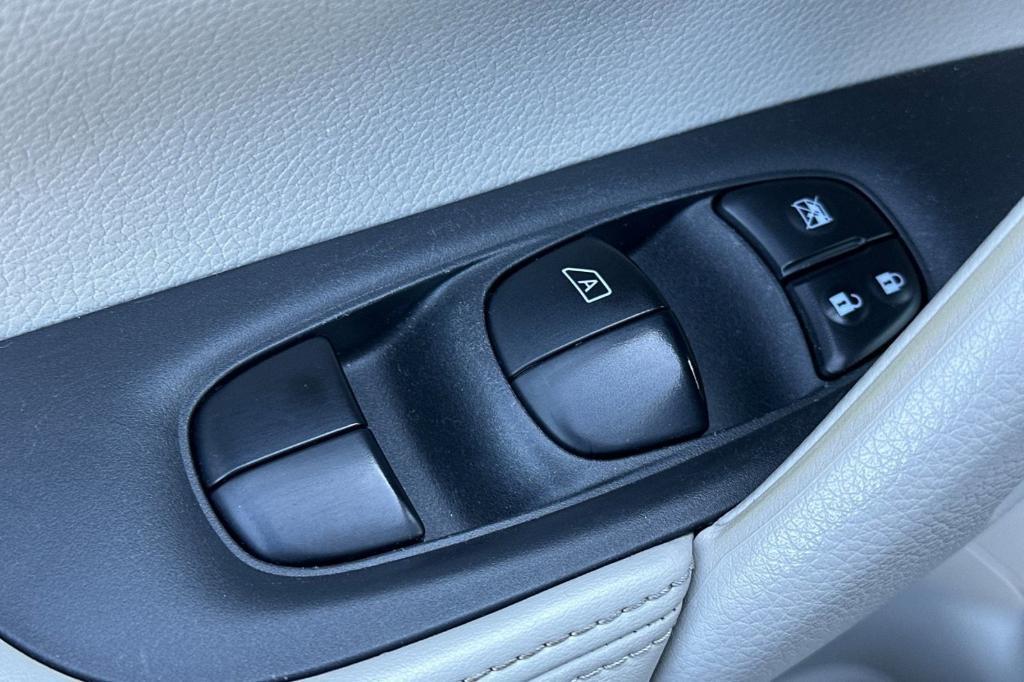 used 2018 Nissan Rogue Sport car, priced at $12,998