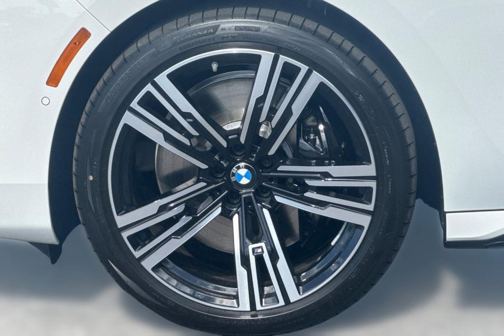 new 2025 BMW 760 car, priced at $139,175