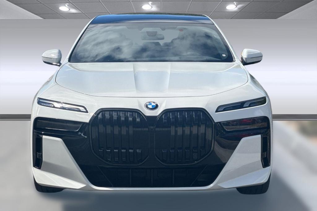 new 2025 BMW 760 car, priced at $139,175