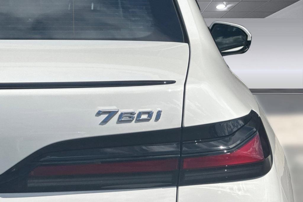 new 2025 BMW 760 car, priced at $139,175