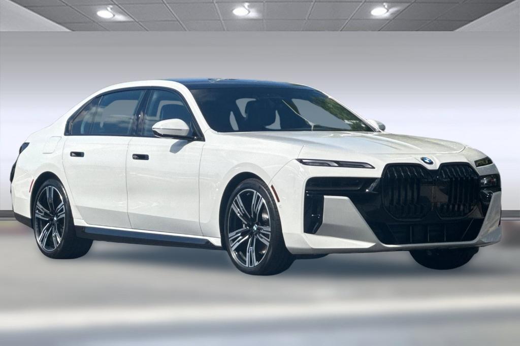 new 2025 BMW 760 car, priced at $139,175