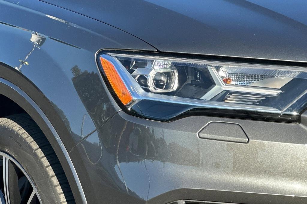 used 2022 Audi Q7 car, priced at $37,498