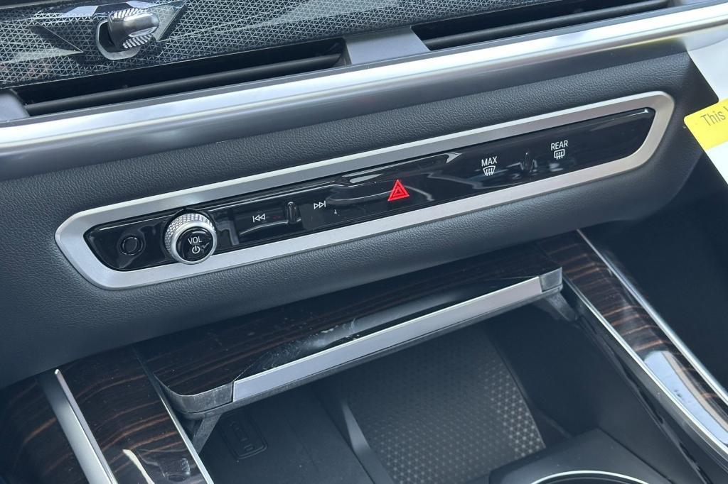 new 2025 BMW X7 car, priced at $92,700