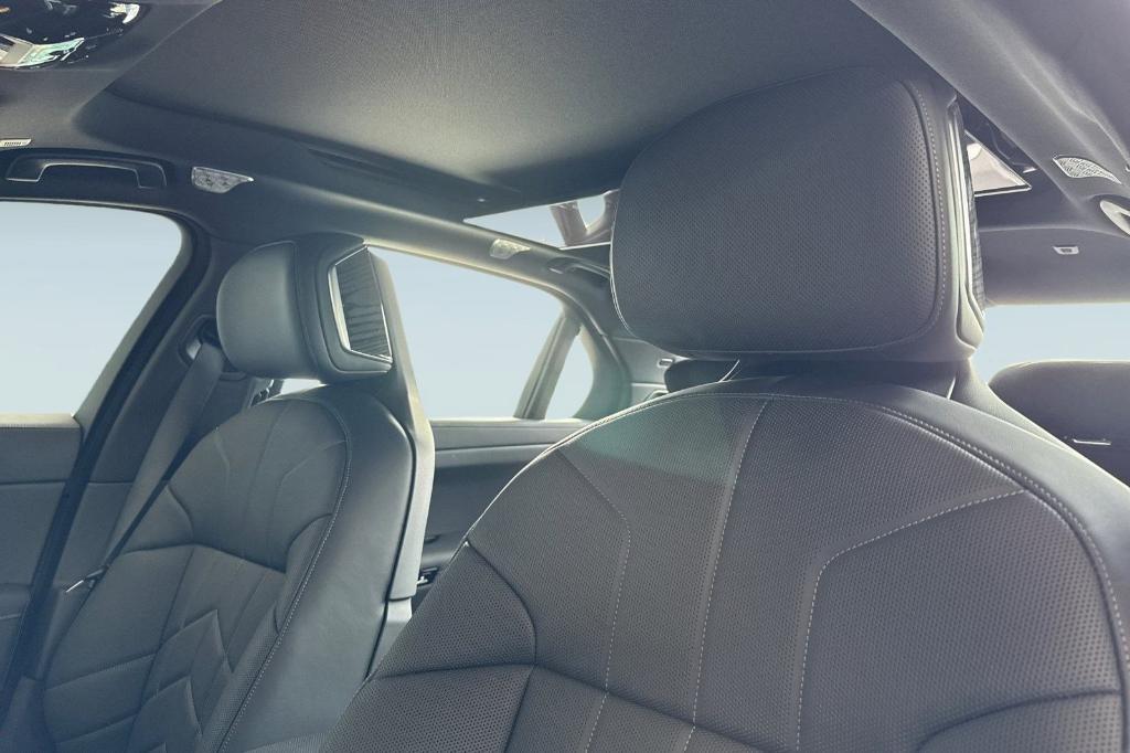 new 2025 BMW i7 car, priced at $140,855