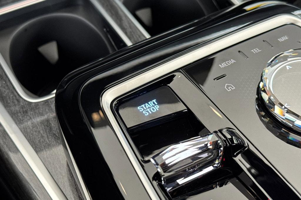 new 2025 BMW i7 car, priced at $140,855