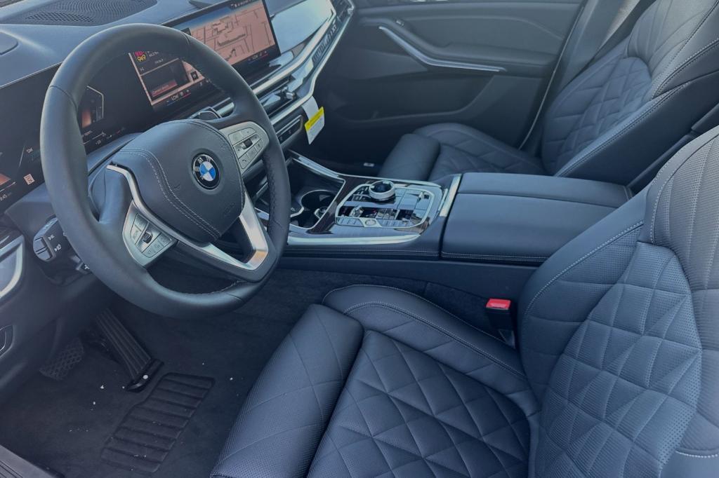 new 2025 BMW X7 car, priced at $95,425