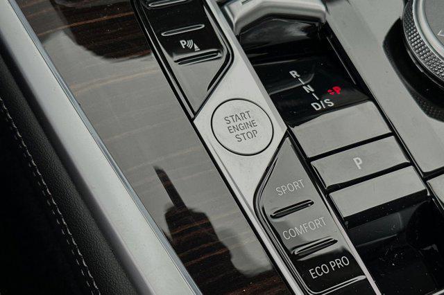 new 2025 BMW X7 car, priced at $92,700
