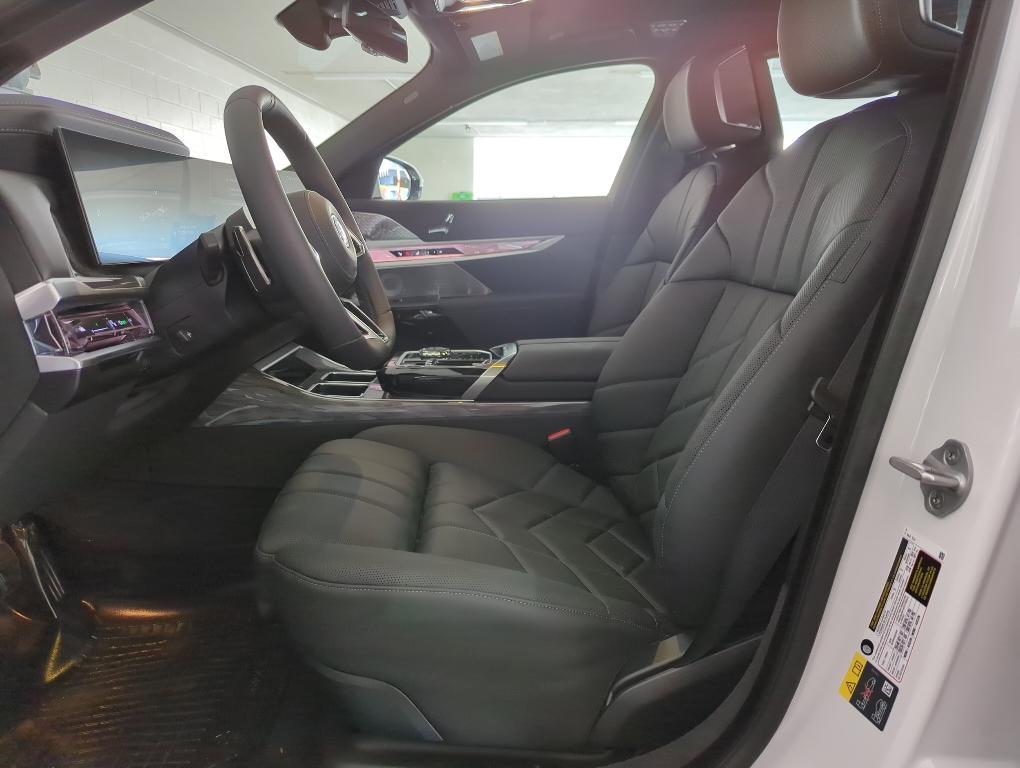 new 2025 BMW i7 car, priced at $136,725