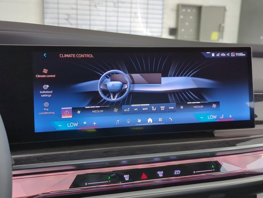 new 2025 BMW i7 car, priced at $136,725