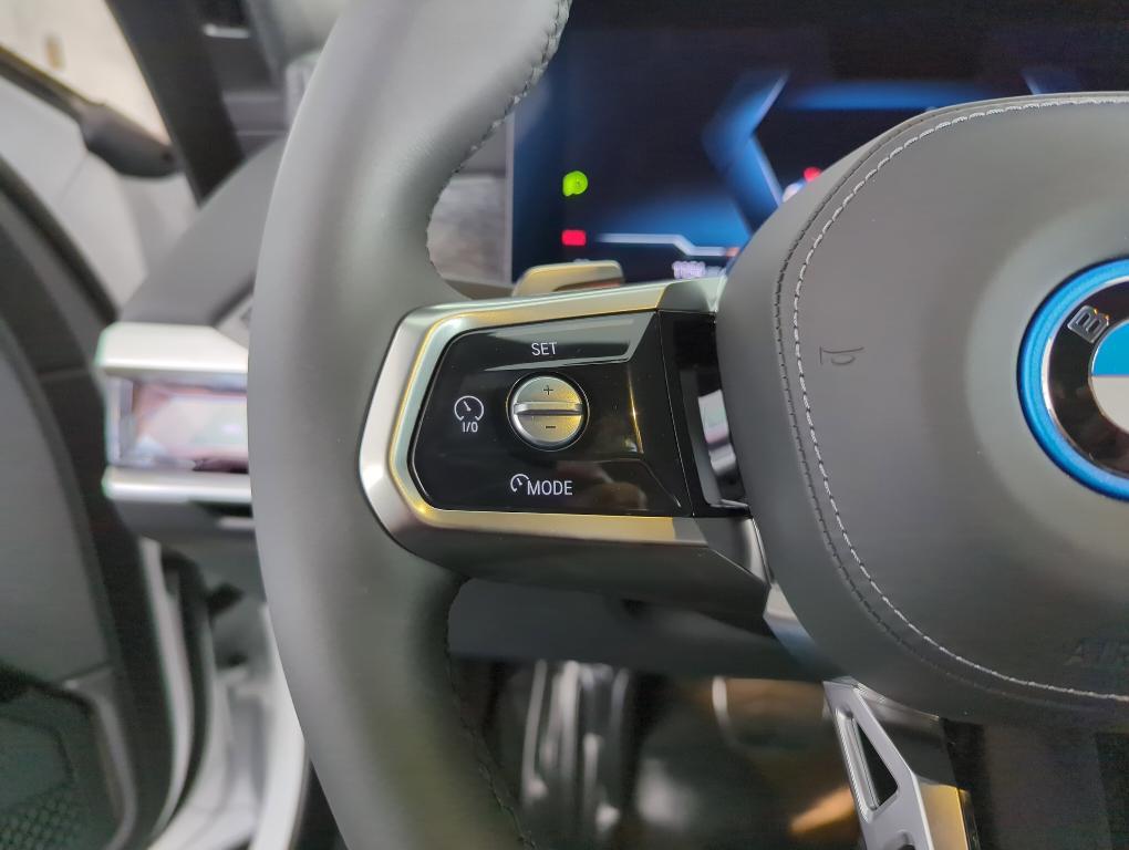 new 2025 BMW i7 car, priced at $136,725
