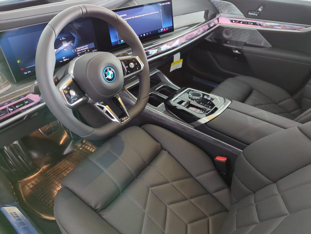 new 2025 BMW i7 car, priced at $136,725