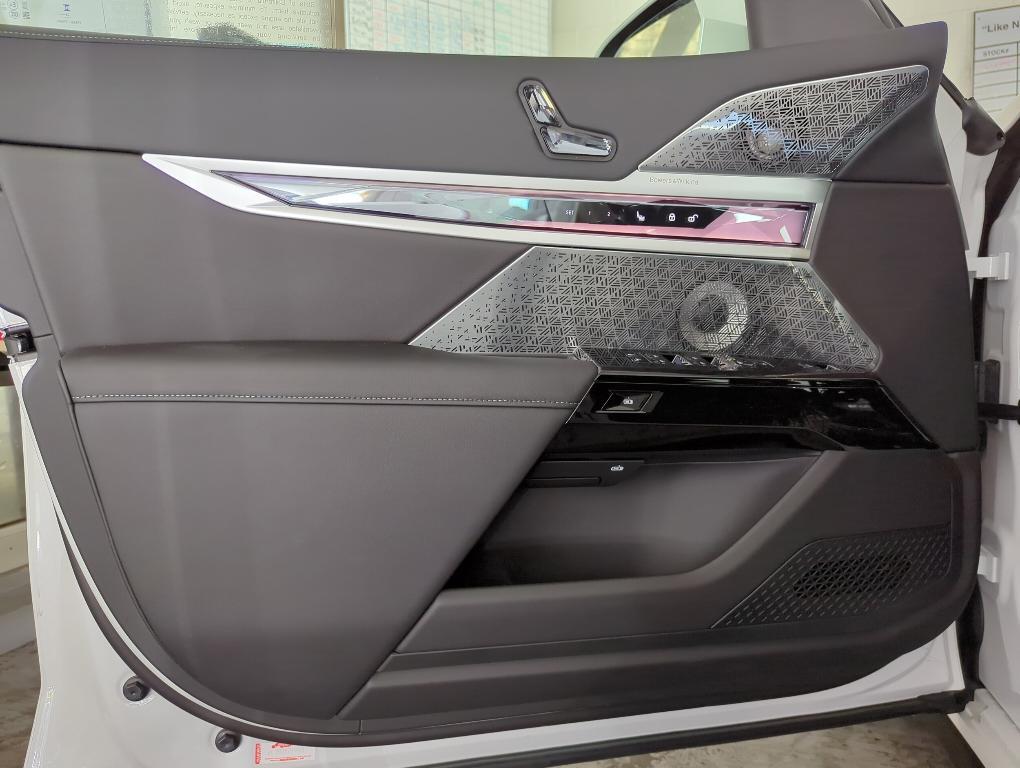 new 2025 BMW i7 car, priced at $136,725