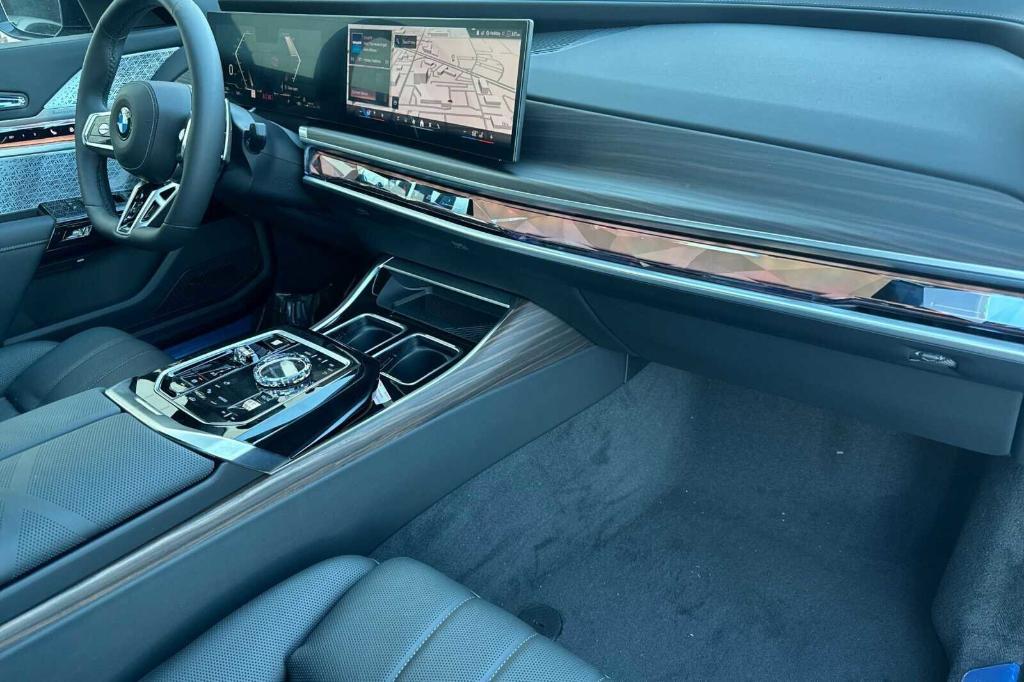 new 2025 BMW 760 car, priced at $136,650