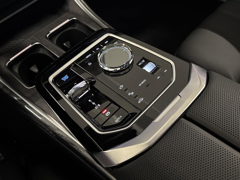 new 2025 BMW i7 car, priced at $122,755