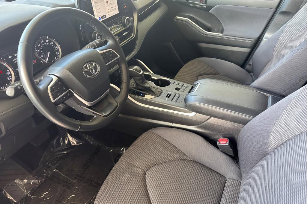 used 2024 Toyota Highlander car, priced at $32,496