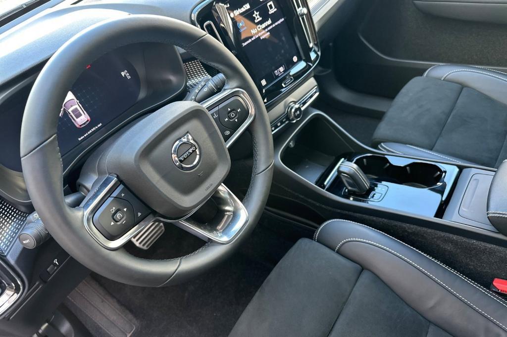 used 2022 Volvo XC40 Recharge Pure Electric car, priced at $31,999