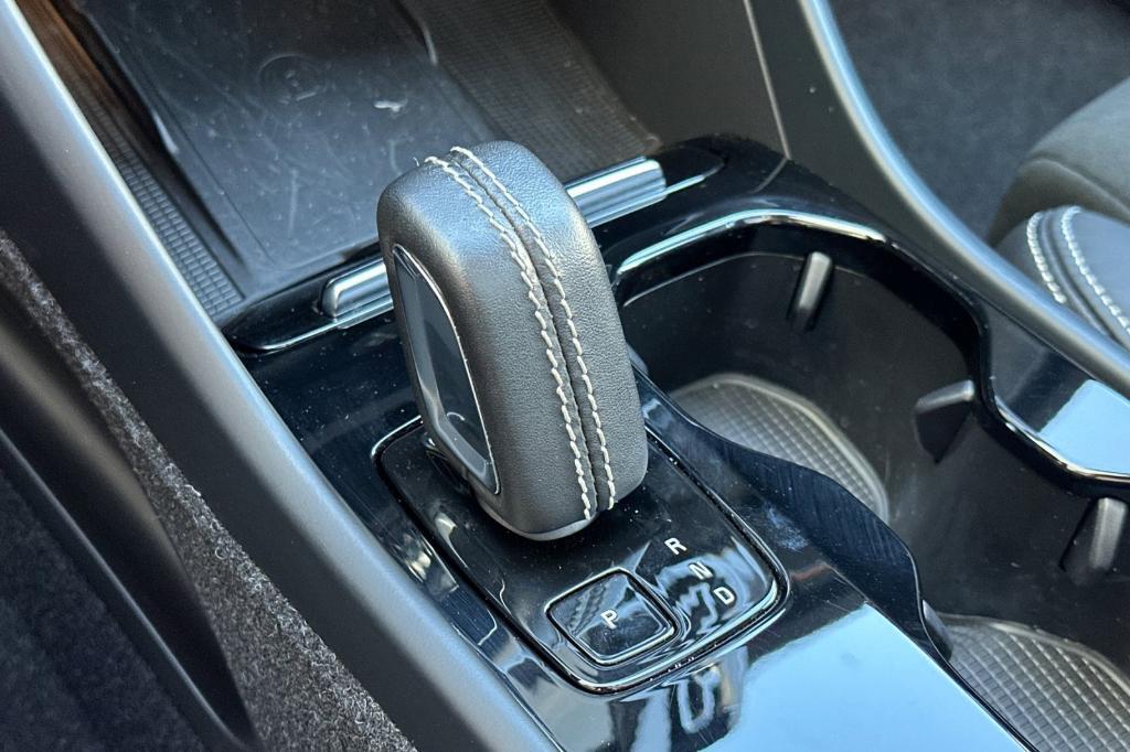 used 2022 Volvo XC40 Recharge Pure Electric car, priced at $31,999