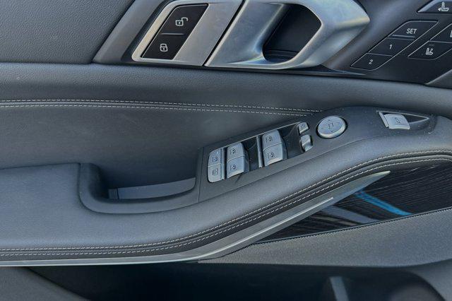 new 2025 BMW X7 car, priced at $96,650