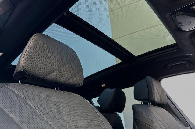 new 2025 BMW X7 car, priced at $96,650