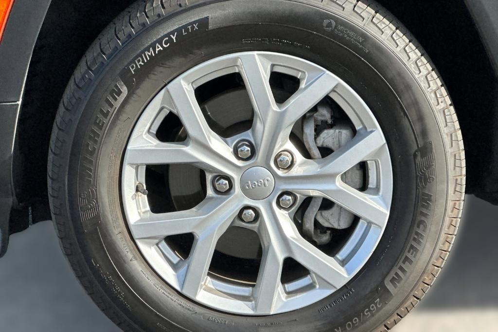 used 2024 Jeep Grand Cherokee car, priced at $36,999