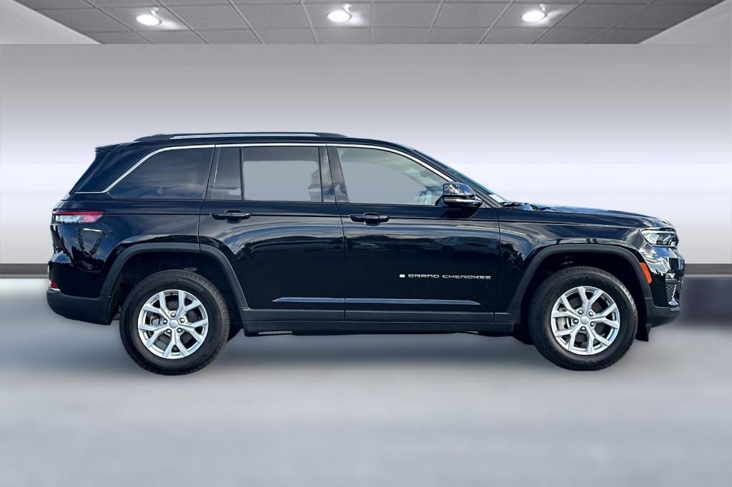 used 2024 Jeep Grand Cherokee car, priced at $36,999