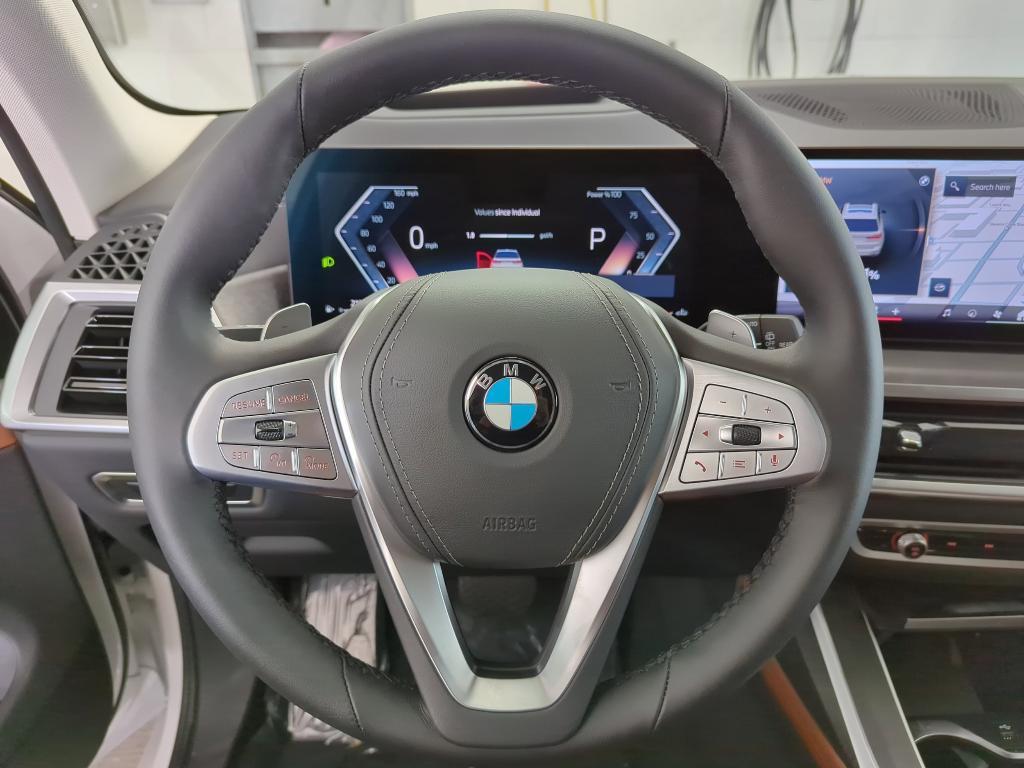 new 2025 BMW X7 car, priced at $93,400