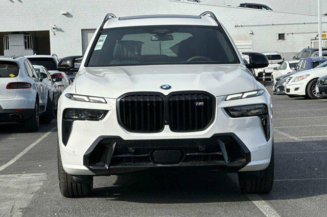 new 2025 BMW X7 car, priced at $118,120