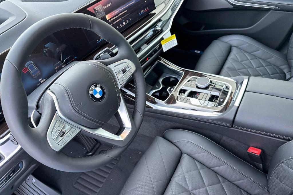 new 2025 BMW X7 car, priced at $93,550