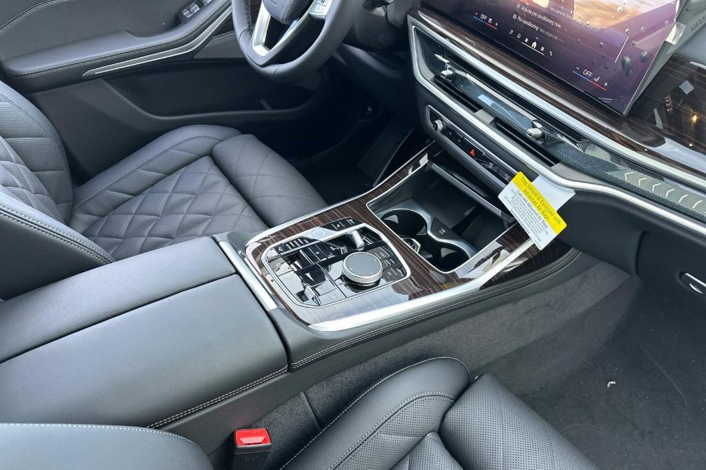 new 2025 BMW X7 car, priced at $93,550