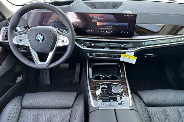 new 2025 BMW X7 car, priced at $93,550