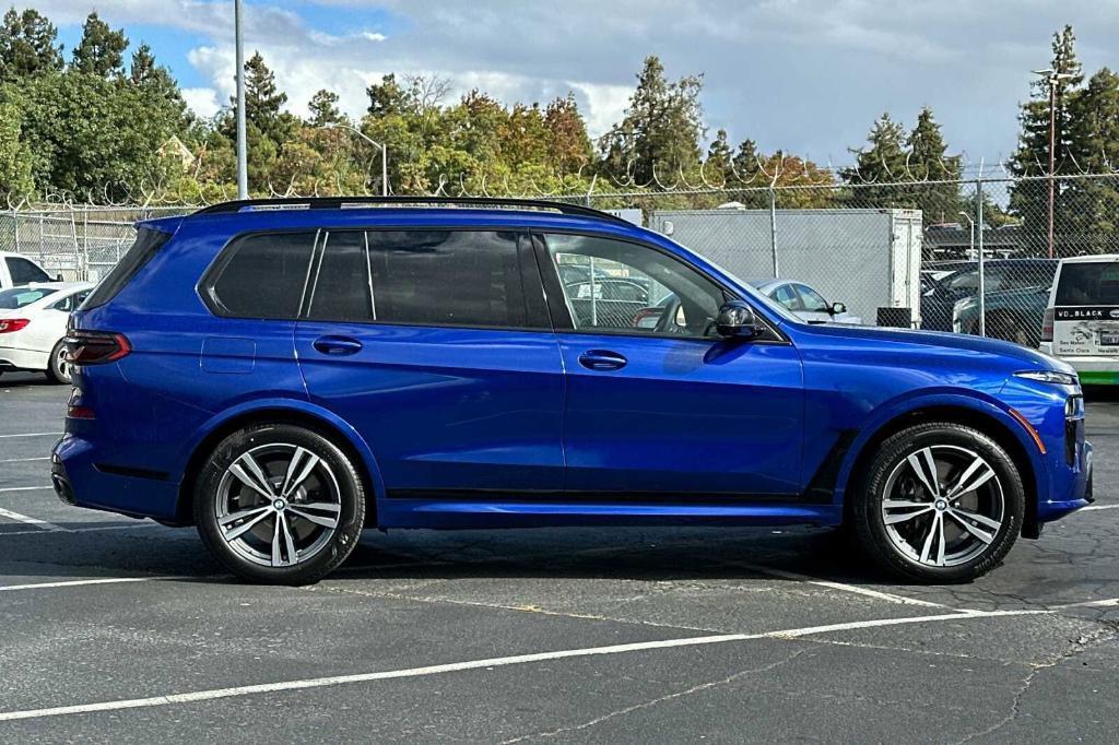 new 2025 BMW X7 car, priced at $117,270