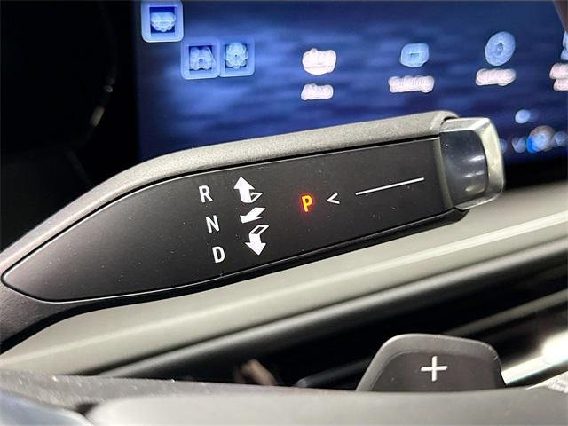 new 2025 Chevrolet Traverse car, priced at $46,674