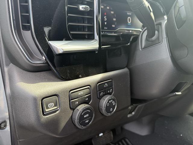 new 2025 Chevrolet Silverado 1500 car, priced at $40,895