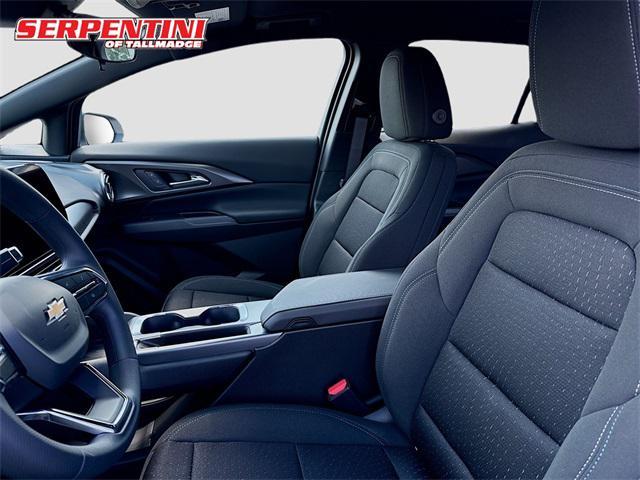 new 2025 Chevrolet Equinox EV car, priced at $33,290