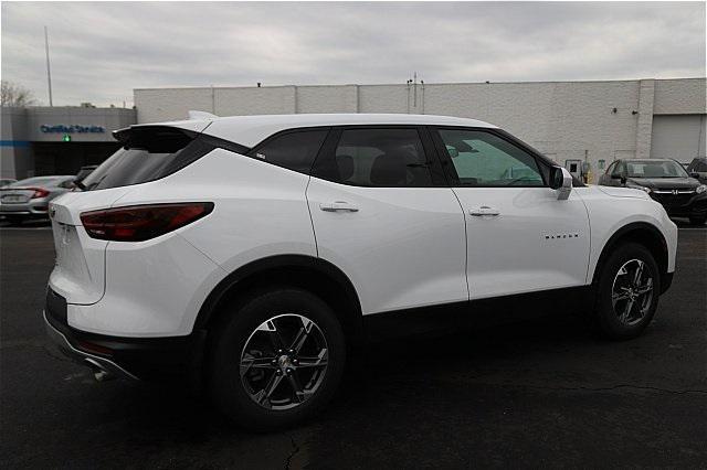 new 2025 Chevrolet Blazer car, priced at $32,890