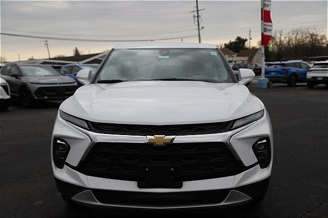 new 2025 Chevrolet Blazer car, priced at $32,890