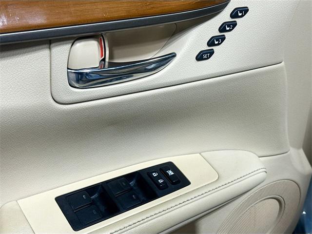 used 2014 Lexus ES 300h car, priced at $12,000