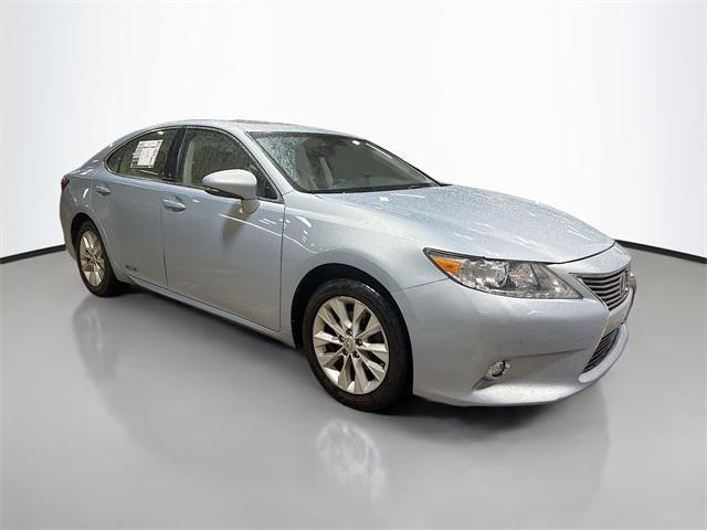 used 2014 Lexus ES 300h car, priced at $12,000