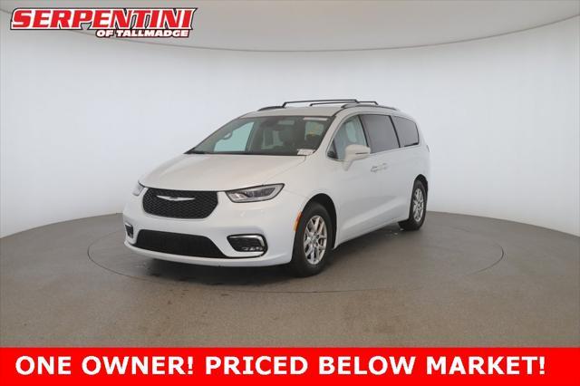 used 2021 Chrysler Pacifica car, priced at $23,598