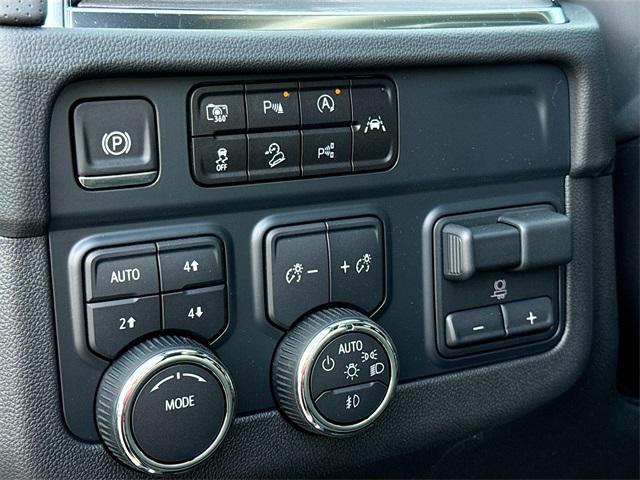 new 2025 Chevrolet Suburban car, priced at $82,236