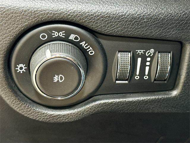 used 2019 Chrysler Pacifica car, priced at $16,125