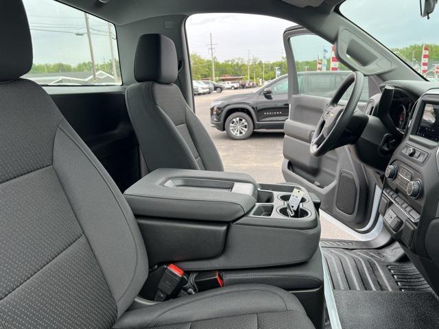 new 2025 Chevrolet Silverado 1500 car, priced at $30,000