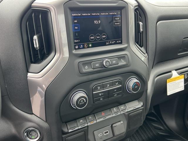new 2025 Chevrolet Silverado 1500 car, priced at $30,000