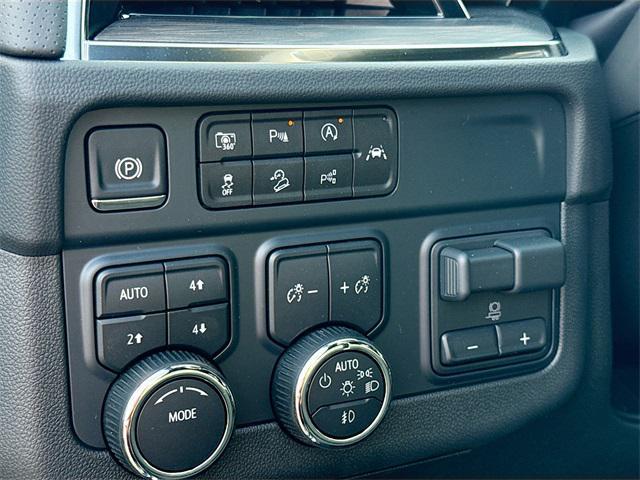 new 2025 Chevrolet Suburban car, priced at $82,236