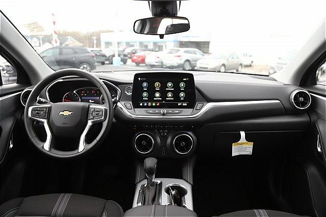 new 2025 Chevrolet Blazer car, priced at $32,890