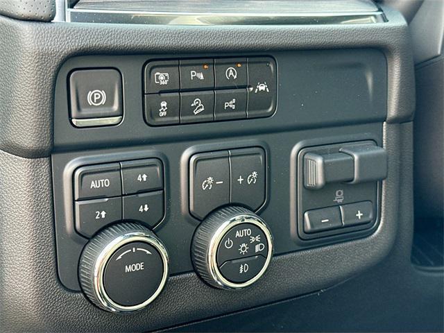 new 2025 Chevrolet Suburban car, priced at $77,970