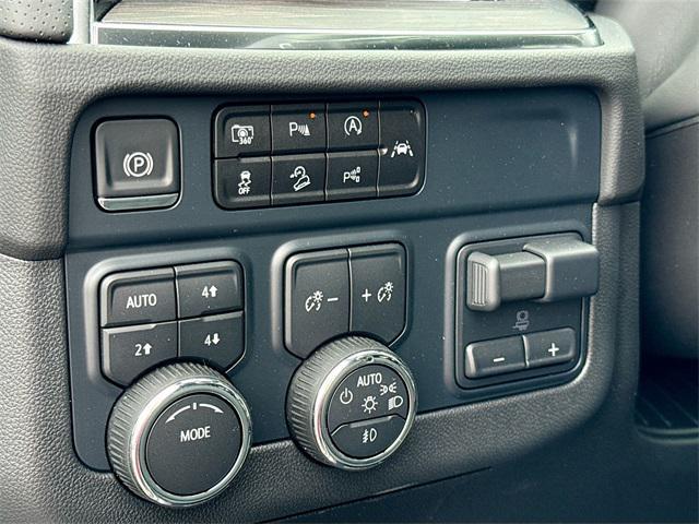 new 2025 Chevrolet Suburban car, priced at $83,161