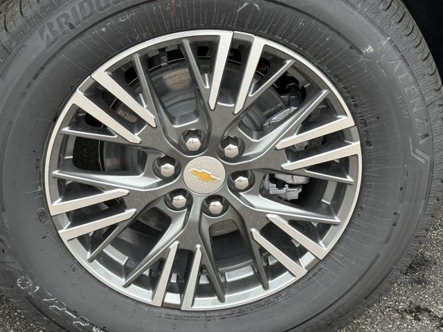 new 2025 Chevrolet Traverse car, priced at $40,637